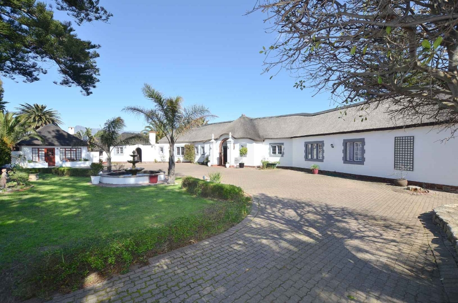 11 Bedroom Property for Sale in Milnerton Western Cape